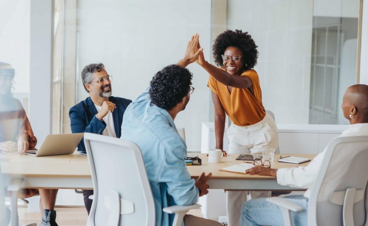 Seminar-Teilnehmer bei der Analyse von E-Commerce-SEO-Daten